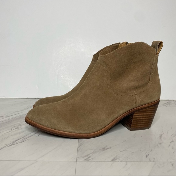 UGG Kingsburg Suede Stacked Heel Bootie 9 1/2 - Picture 15 of 15